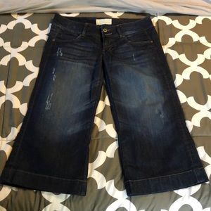 Wide leg Capri Jeans.